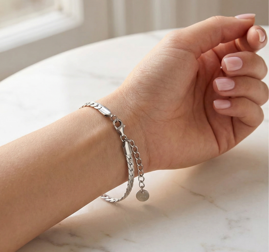 Silver Coloured Bracelet PVD Coated Real Gold Plated 16K White Plating 304 Stainless Steel Modern Waterproof Non Tarnish Bracelet